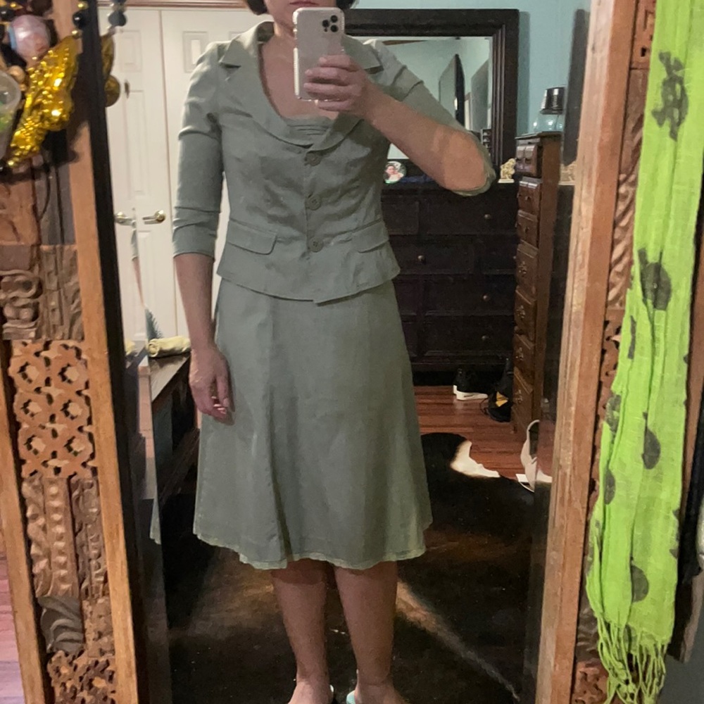 Dress suit